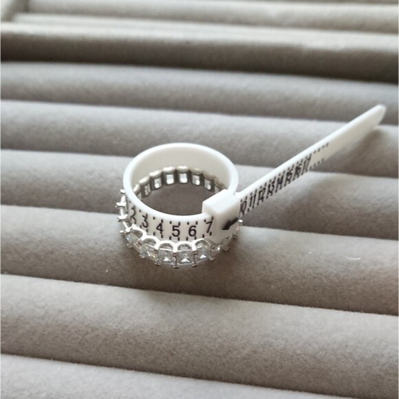 Cubic Zirconia silver tone Ring size 7 - Picture 12 of 12